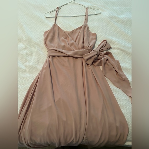 Show Me Your MuMu Wedding - Liz Maxi Bridesmaid Dress
Dusty Blush Crisp
Small - Picture 4 of 10